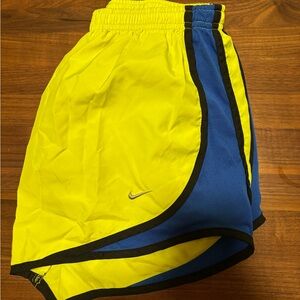 Medium nike shorts